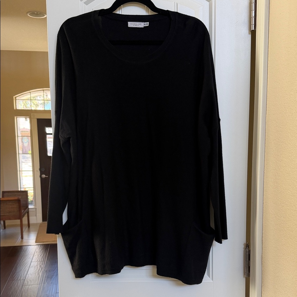 Chic Soul Elegant Black Pocketed Top